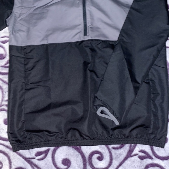 Youth XL Under Armour Wind Breaker Grey Black NWOT - Picture 3 of 7